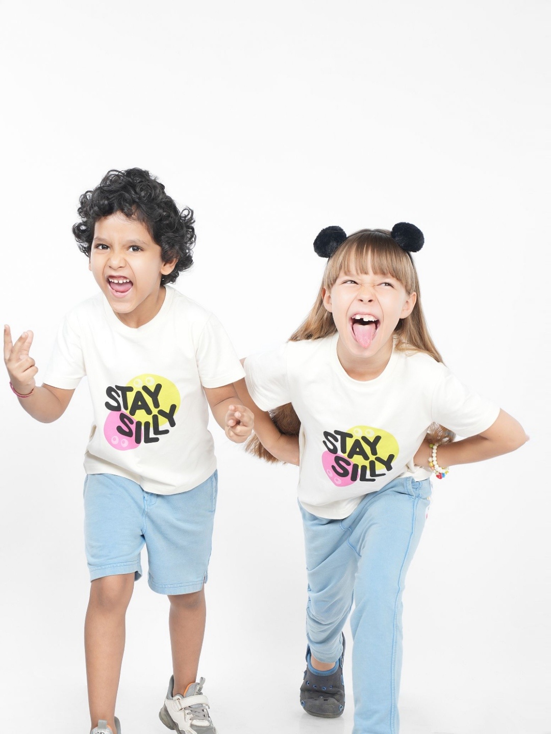 

PILOLO Kids Typography Printed Applique T-shirt, Off white
