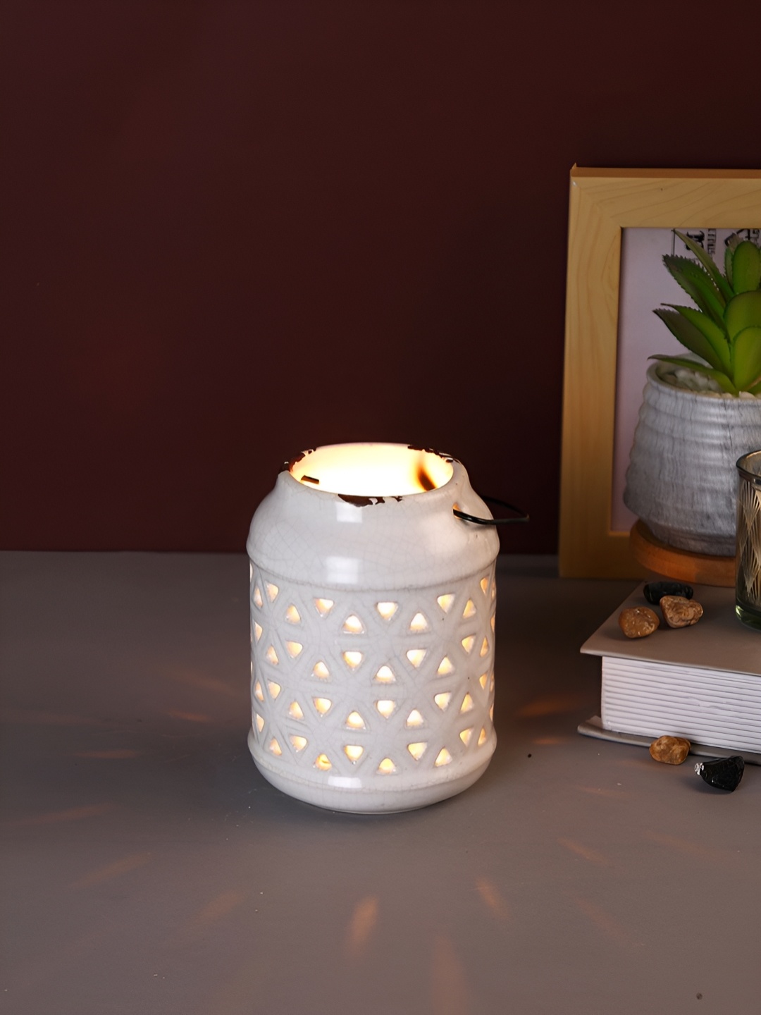 

TAYHAA White Patterned Ceramic Candle Holder