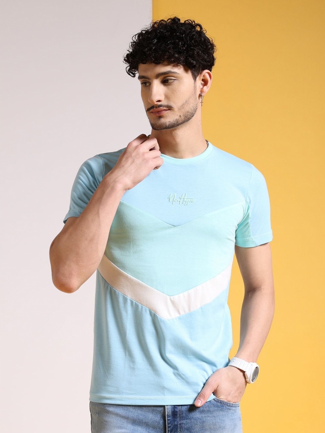 

The Indian Garage Co Men Colourblocked T-shirt, Turquoise blue