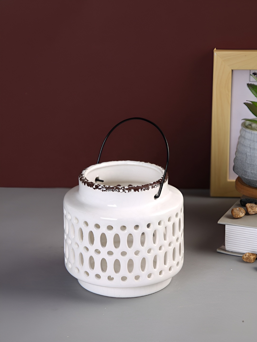 

TAYHAA White & Black Crafted Ceramics Candle Holder
