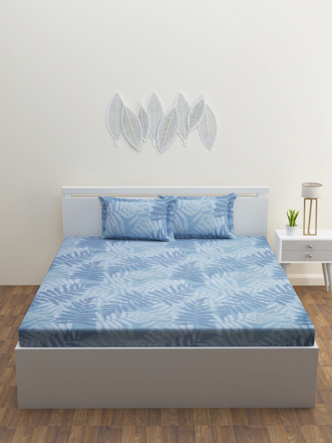 

HAPPY HUES Blue & White Floral 180 TC King Bedsheet Set 2.74 m x 2.74 m
