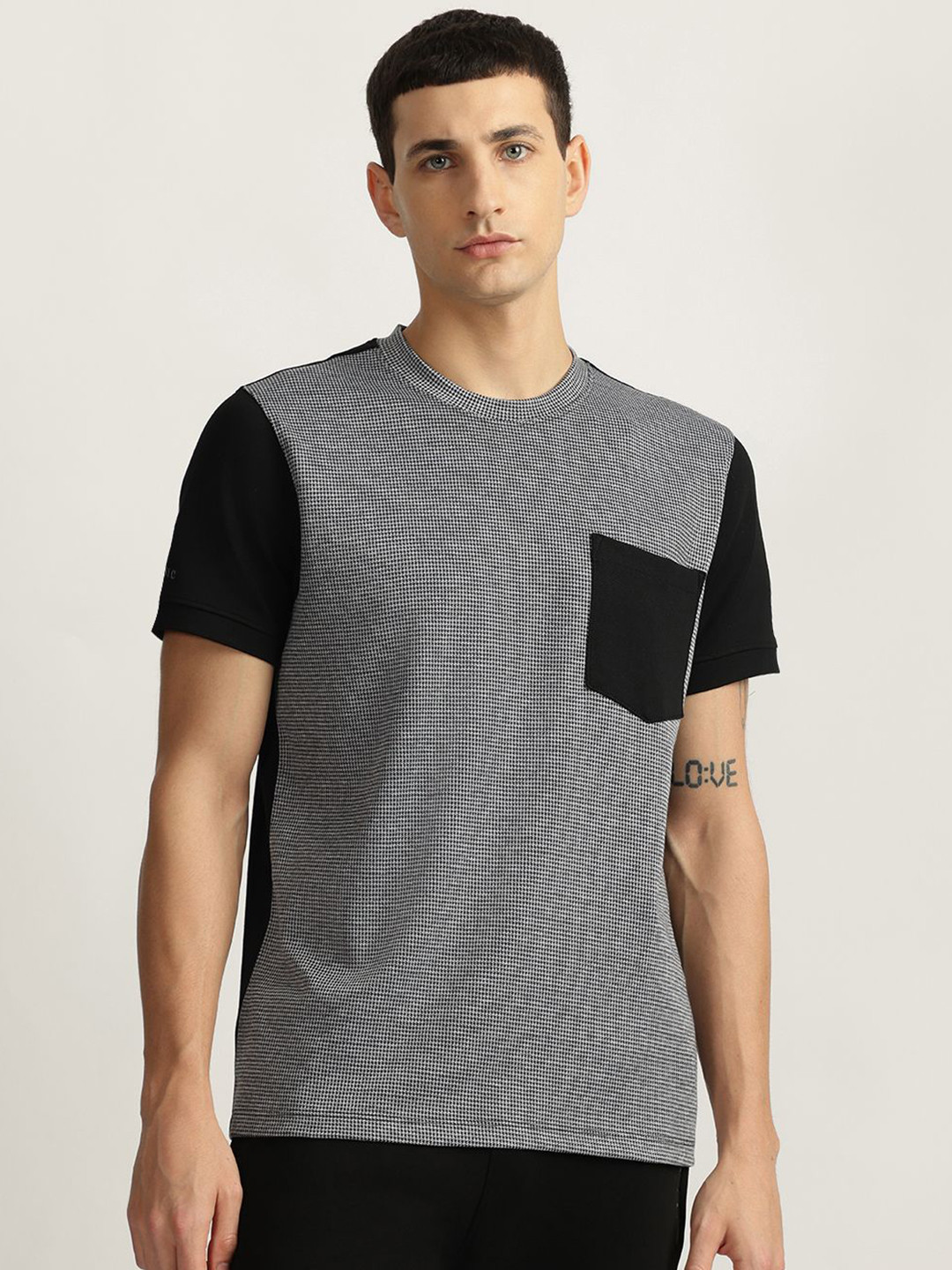 

Iconic Men Self Design Contrast Pocket Detail T-shirt, Black
