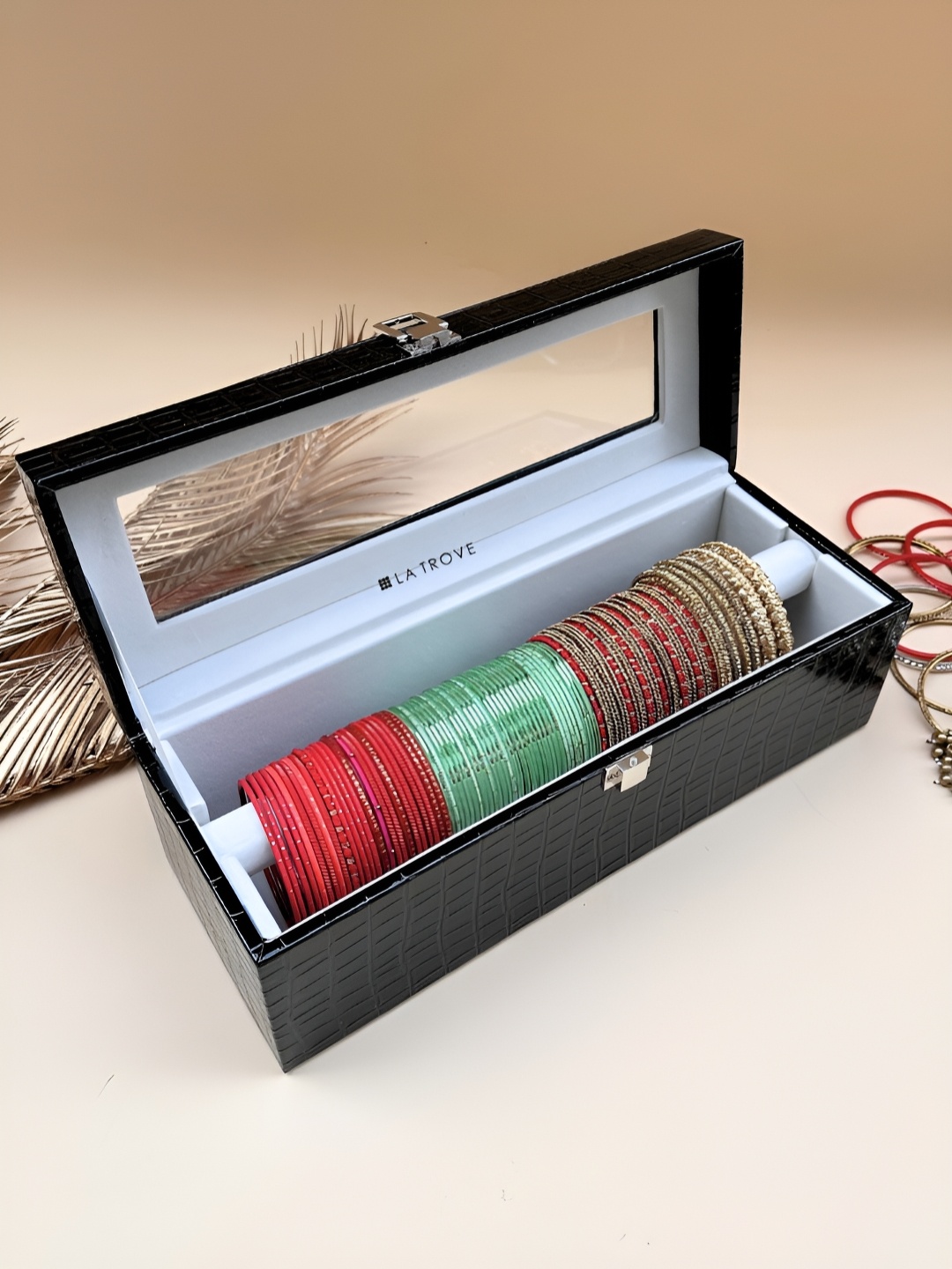 

La Trove Black & White Bangle Jewellery Organiser