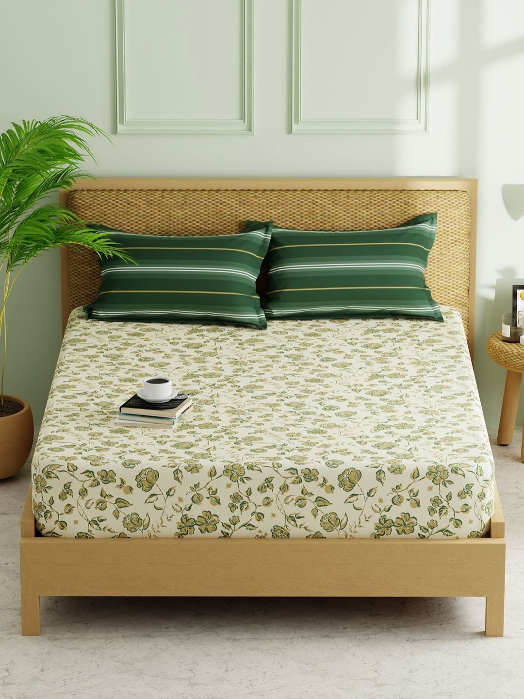 

KOPA Lorenzo Yellow & Beige Floral Microfiber 152 TC Queen Bedsheet Set 1.98 m X 1.80 m