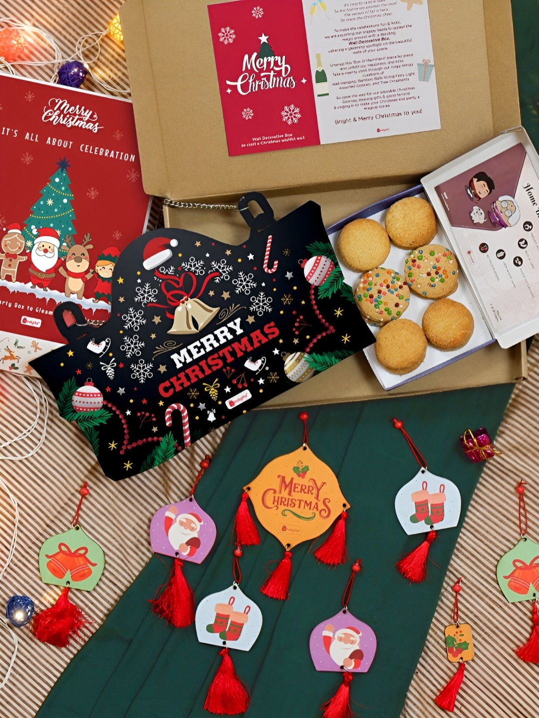 

Indigifts 6 Pcs Cookies With Christmas Gift Set, Yellow