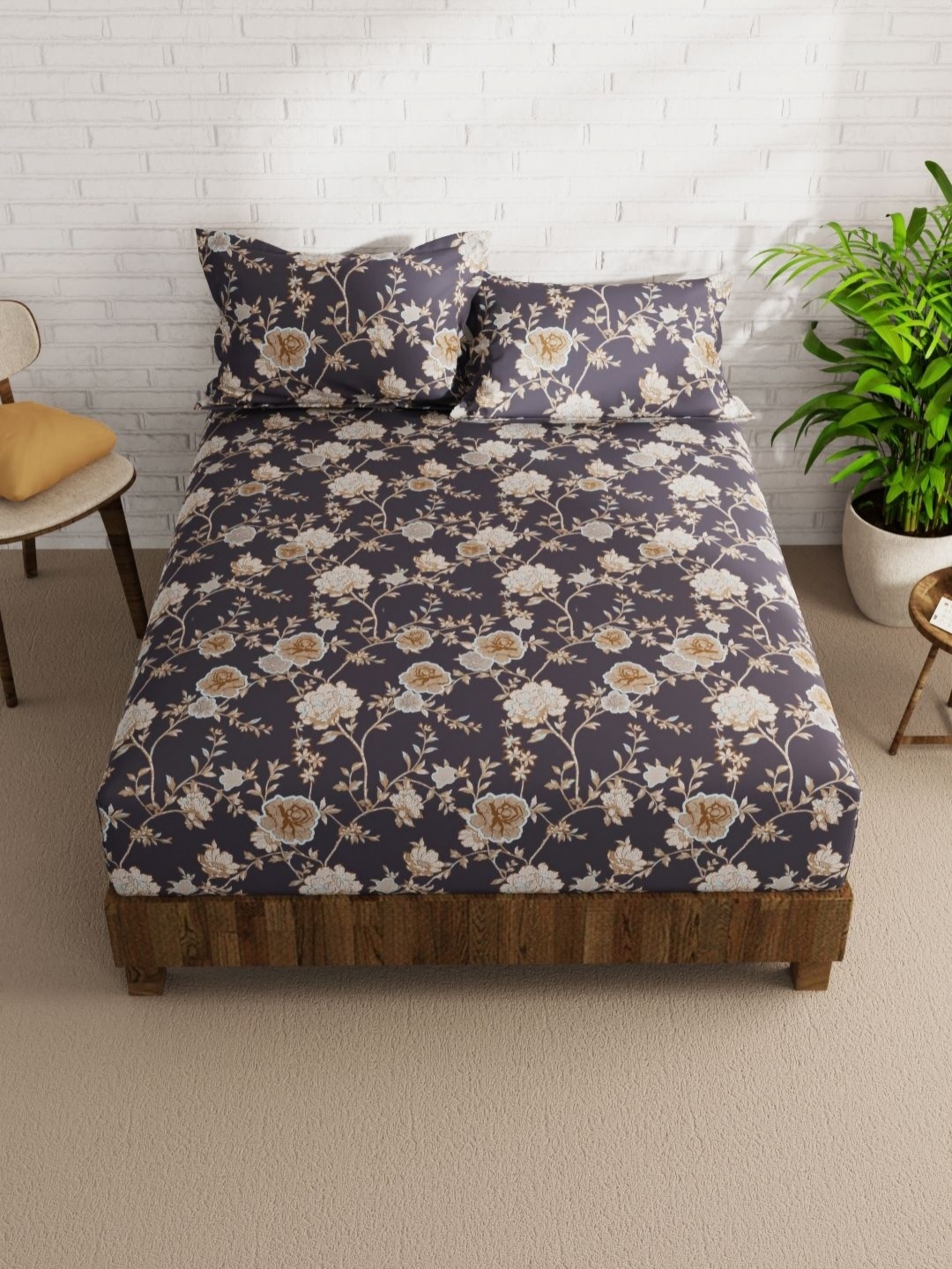 

KOPA Envogue Grey & White Floral Microfiber 152 TC Queen Bedsheet Set-2.15 m X 2.40 m