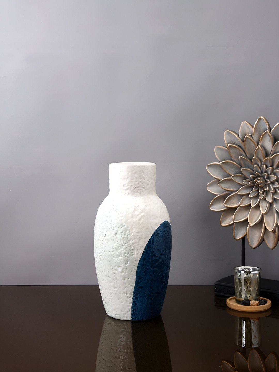 

TAYHAA White & Blue Printed Corrugated Pear shaped Ceramic Flower Vase