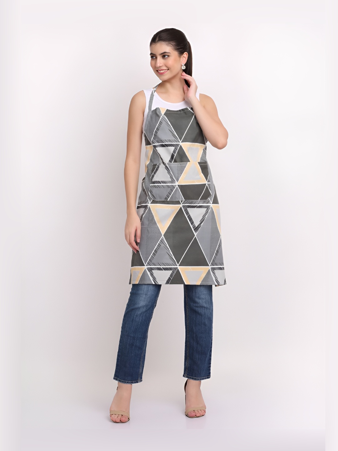 

Arrabi Grey & Beige Geometric Printed Cotton Aprons With 2 Patch Pockets