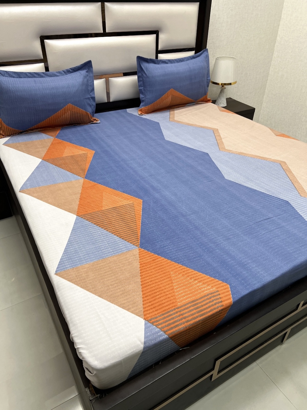 

Pure Decor Leisure Fur Blue & Orange-Coloured 260 TC King Bedsheet Set-2.74 m x 2.74 m