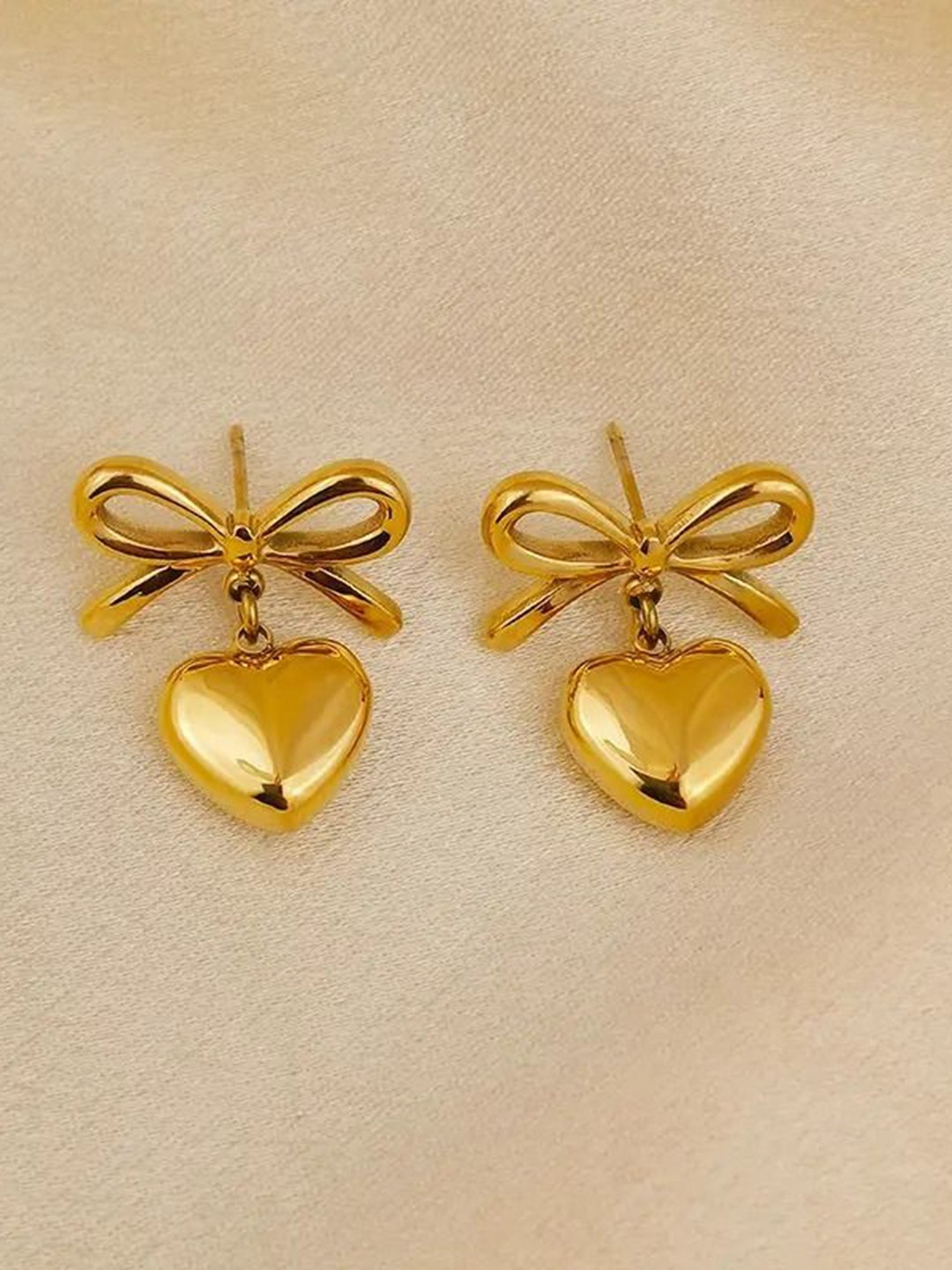 

DIVASTRI Gold-Plated Stainless Steel Anti Tarnish Heart Shaped Drop Earrings