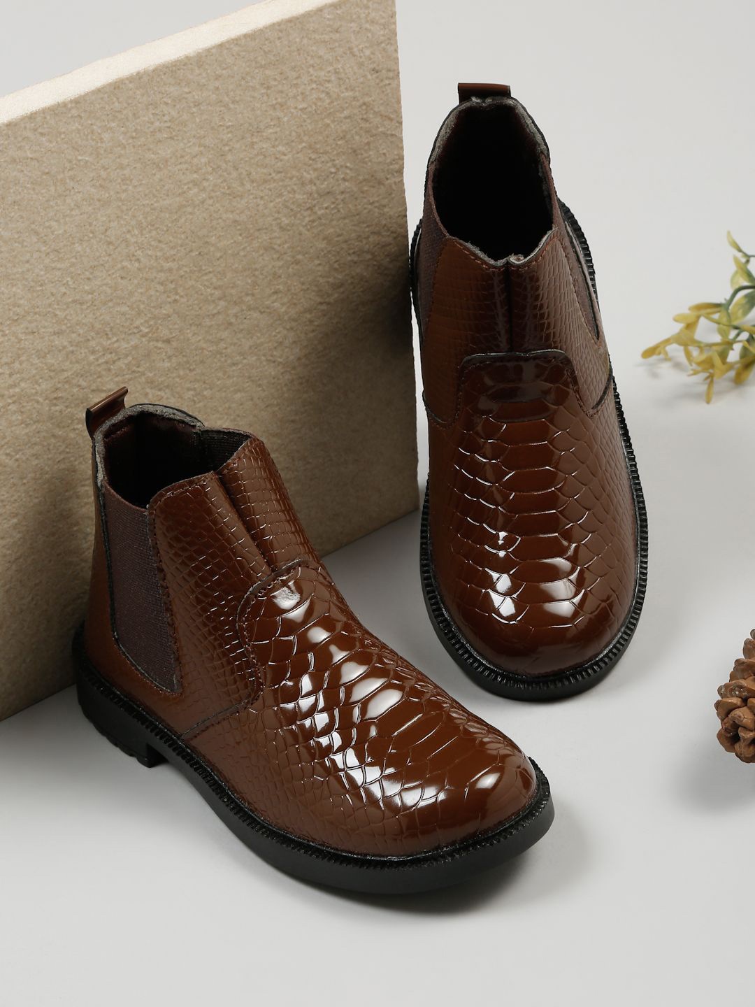 

Tiny Bugs Boys Textured Chelsea Boots, Brown