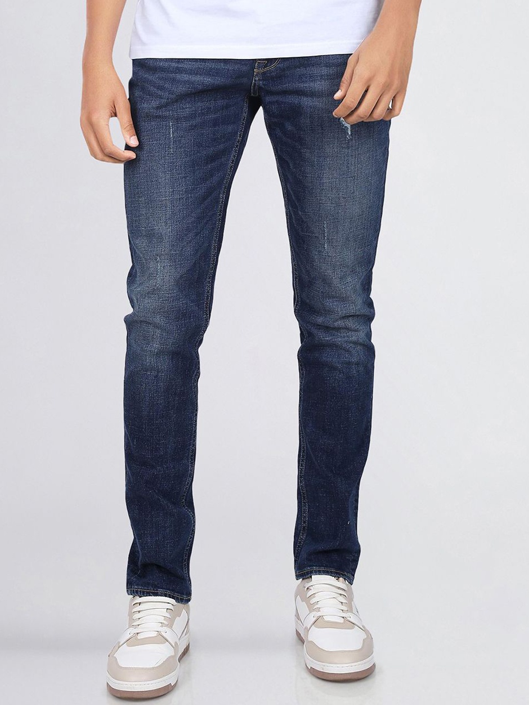 

Lee Men Bruce Skinny Fit Low Distress Light Fade Stretchable Jeans, Blue