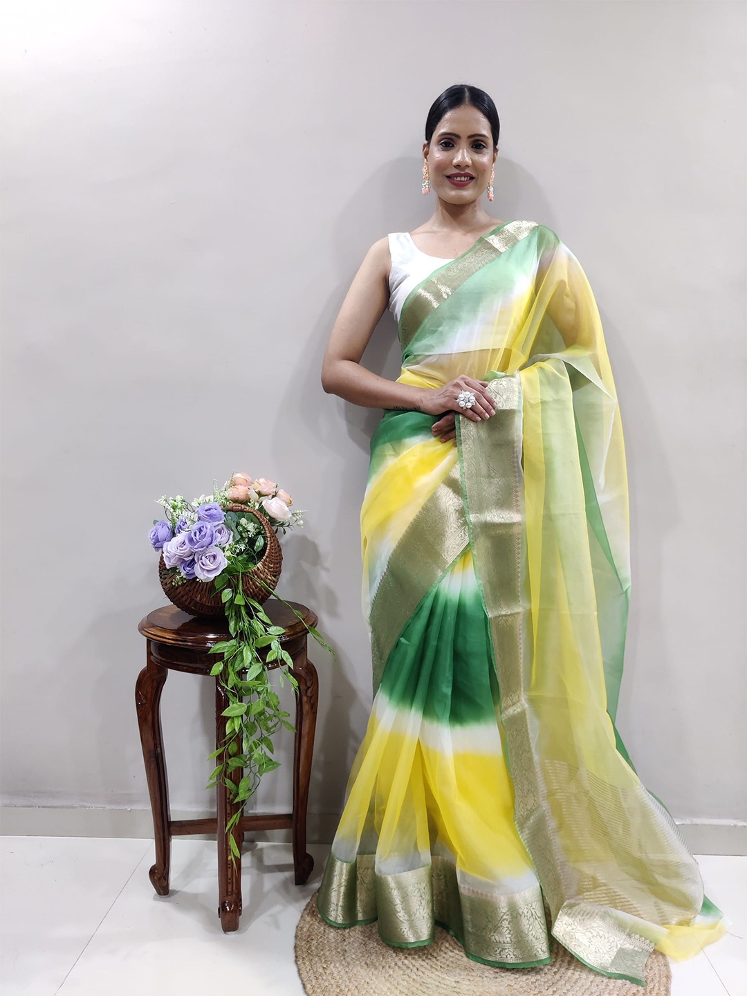 

V3 FASHION STUDIO Tie and Dye Zari Organza Saree, Green