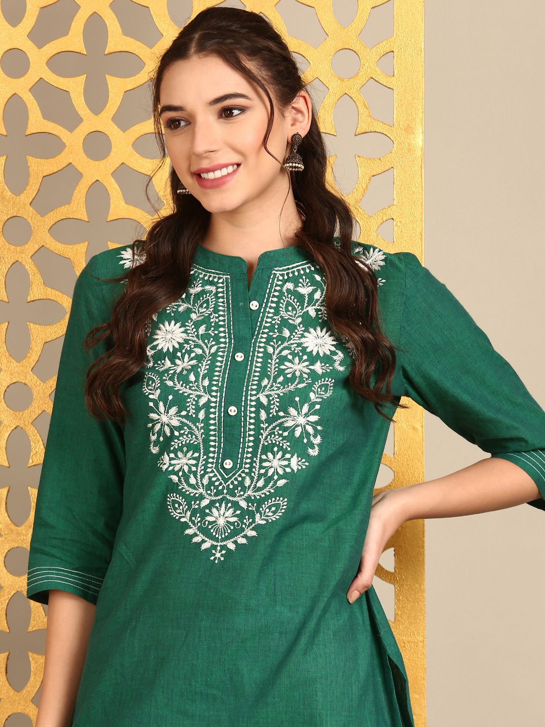 

Anouk Green Floral Embroidered Mandarin Collar Pure Cotton Straight Kurta