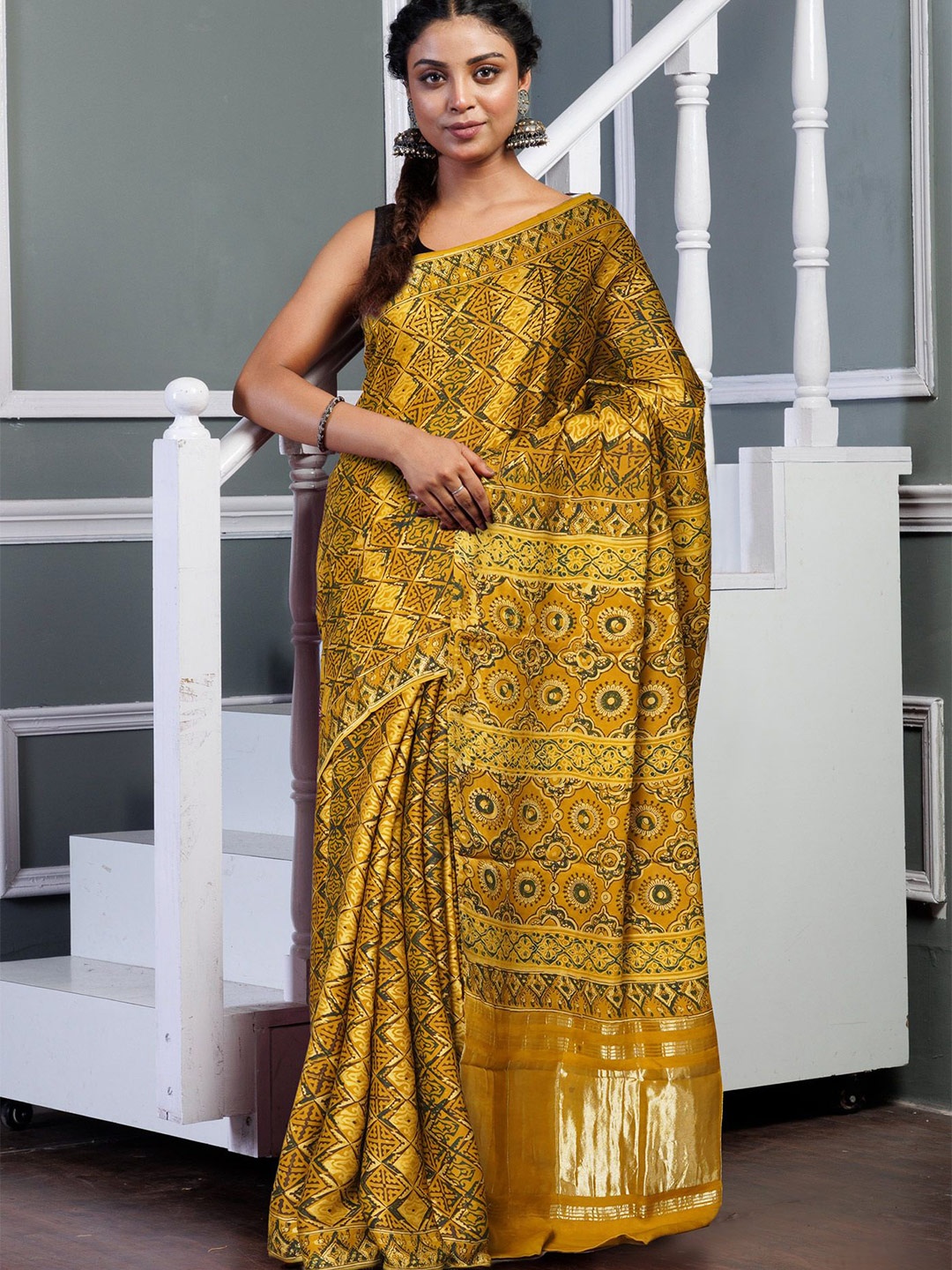 

Unnati Silks Ethnic Motifs Printed Pure Silk Handloom Block Print Saree, Yellow