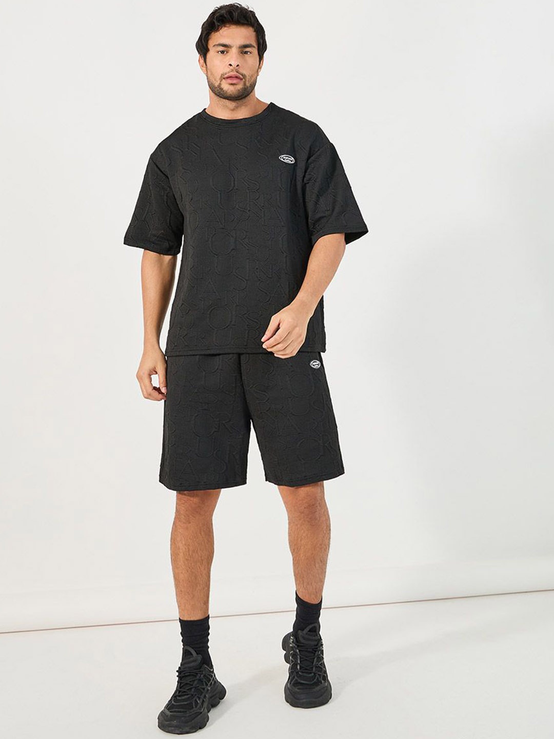

Styli All Over Patterned Oversized Fit T-Shirt With Shorts, Black