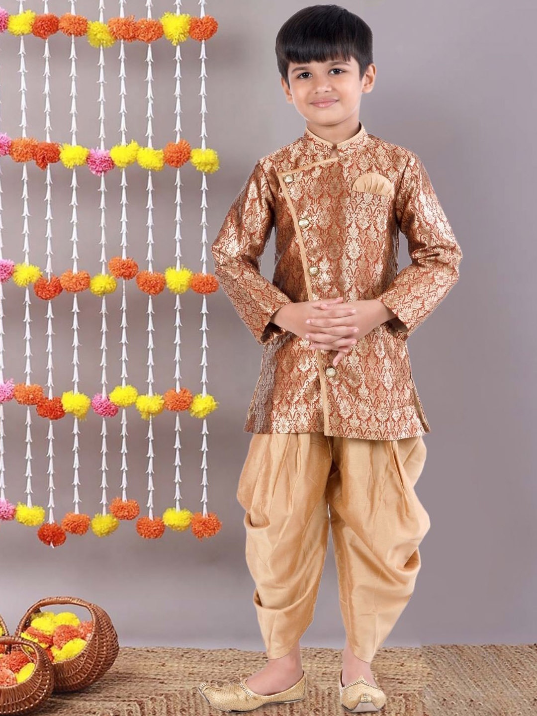 

Pehanaava Boys Printed Long Sleeve Sherwani, Maroon