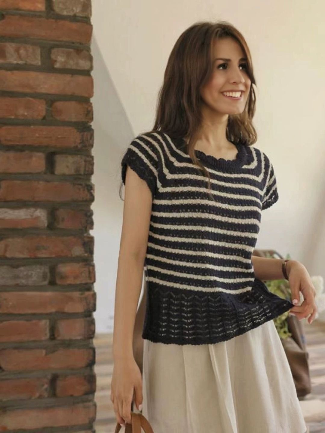 

KPOP Women Striped Pullover Sweater, White