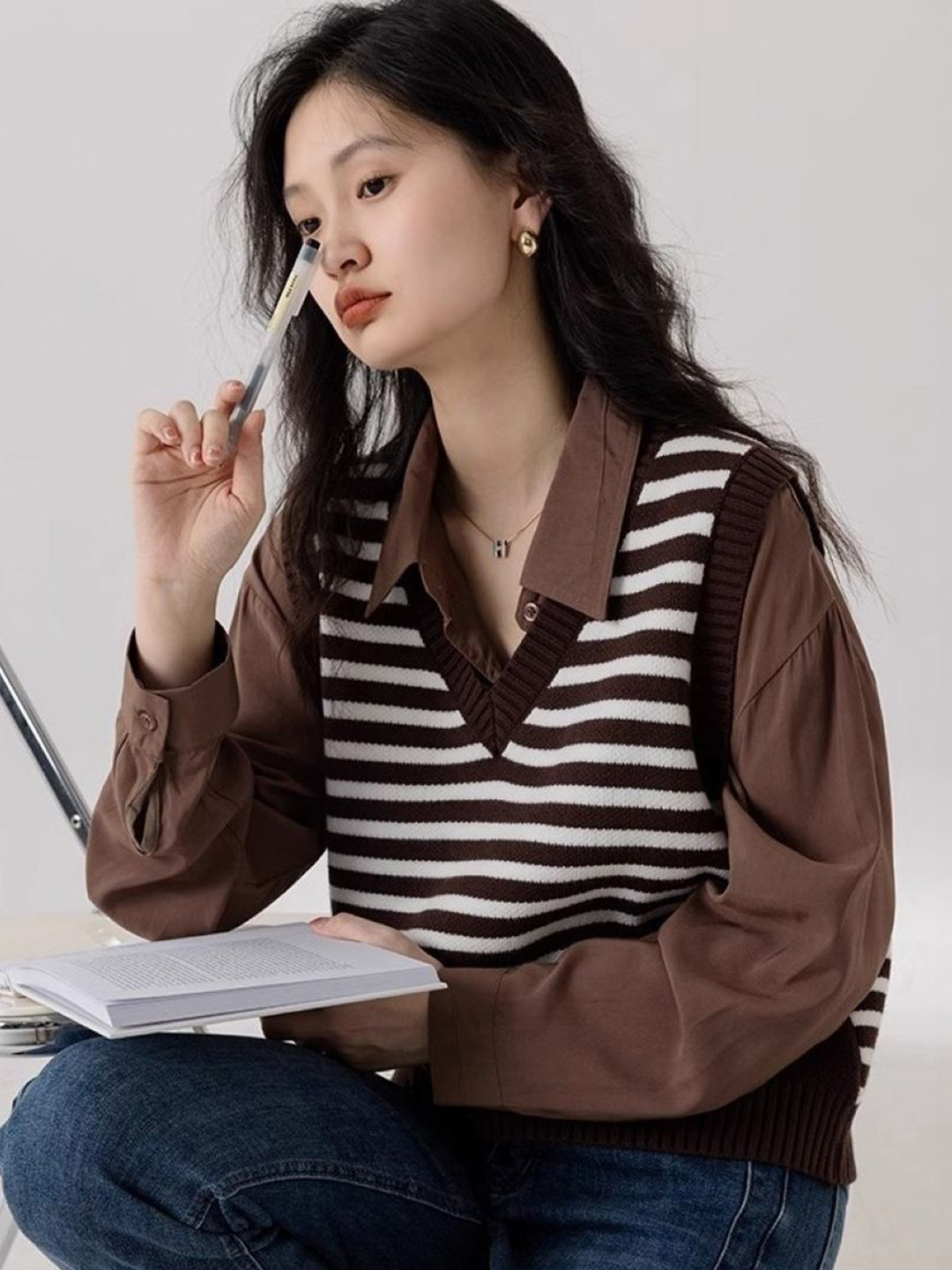 

HERE&NOW Women Striped V-Neck Sleeveless Sweater Vest, Brown