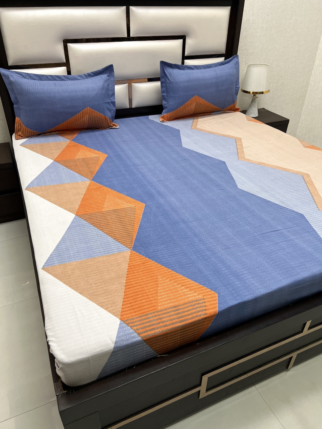 

Pure Decor Leisure Fur Blue & Orange-Coloured 260 TC King Bedsheet Set-2.74 m x 2.74 m
