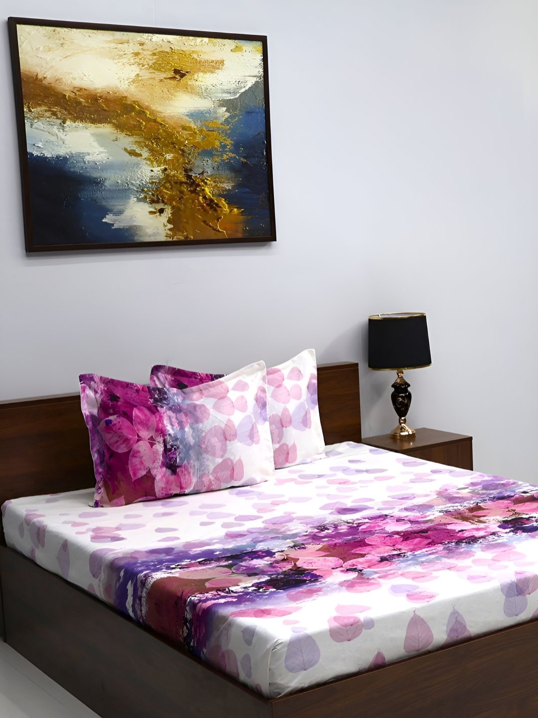 

Steve & Anderson Purple & White Floral 180 TC Microfiber King Bedsheet Set 2.30m X 2.54m