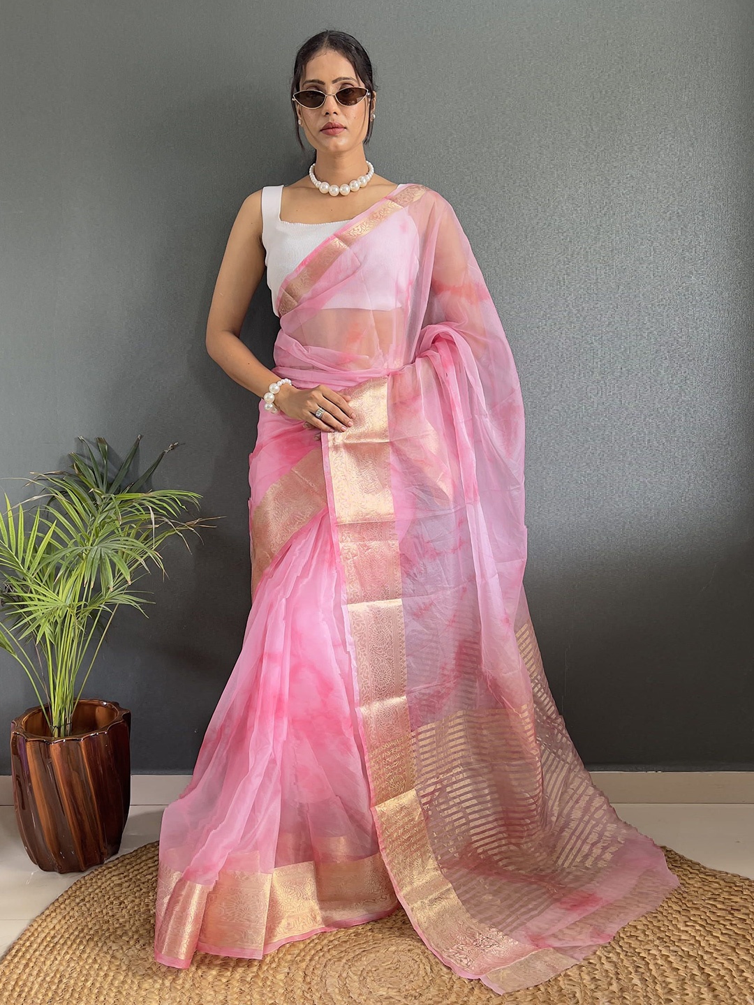 

V3 FASHION STUDIO Tie and Dye Zari Organza Kanjeevaram Saree, Pink