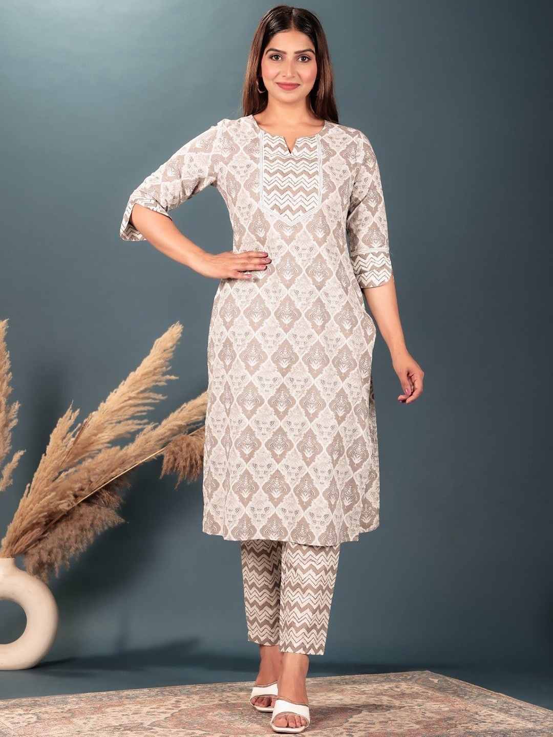 

Aramya Geometric Printed Pure Cotton Kurta with Trouser, Grey