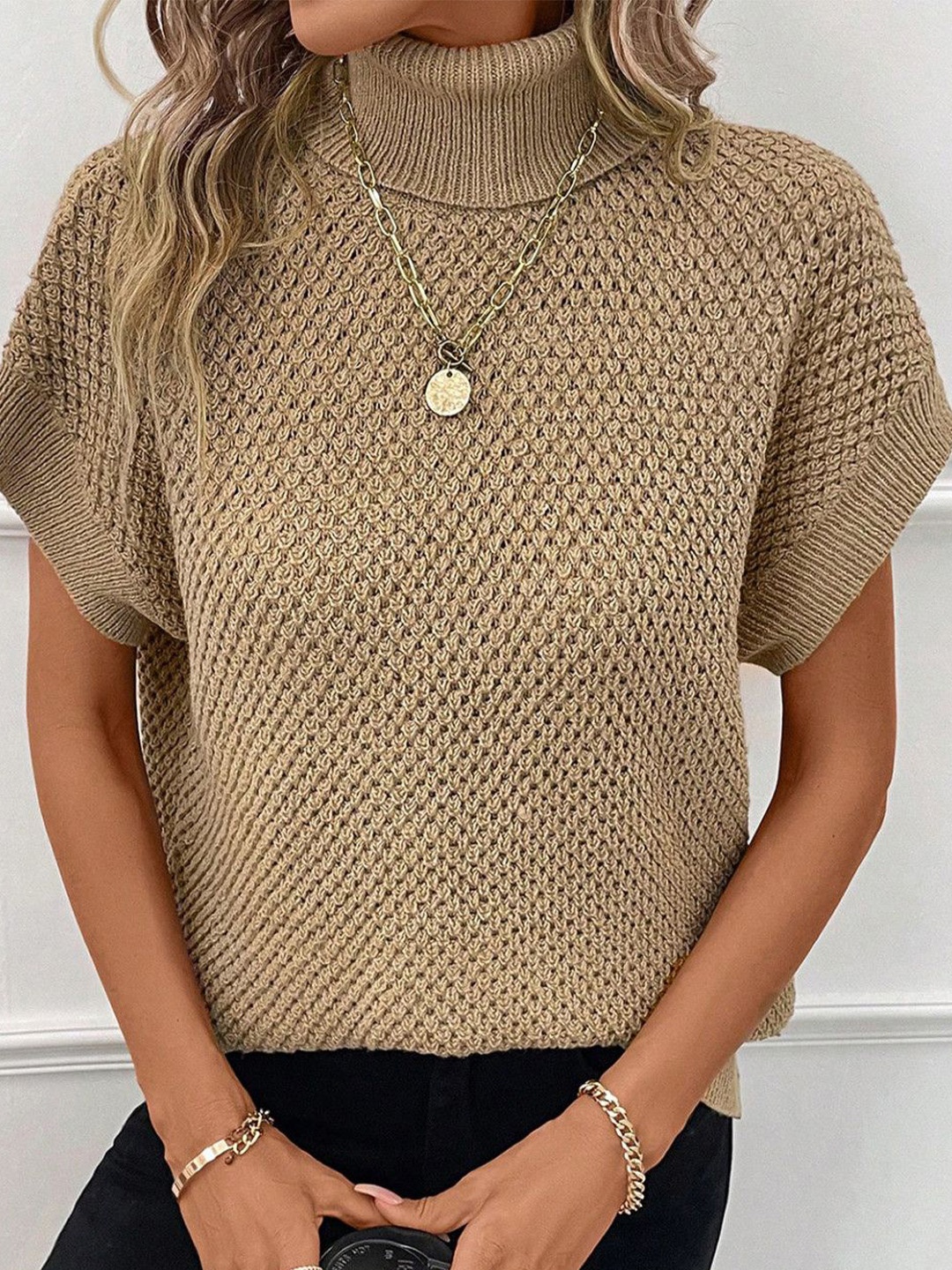 

HERE&NOW Women Turtle Neck Short Sleeves Pullover Sweater, Brown
