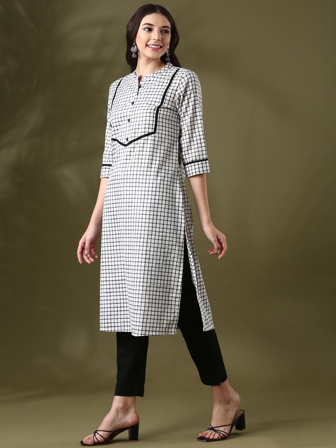 

Anouk White Checked Mandarin Collar Pure Cotton Straight Kurta