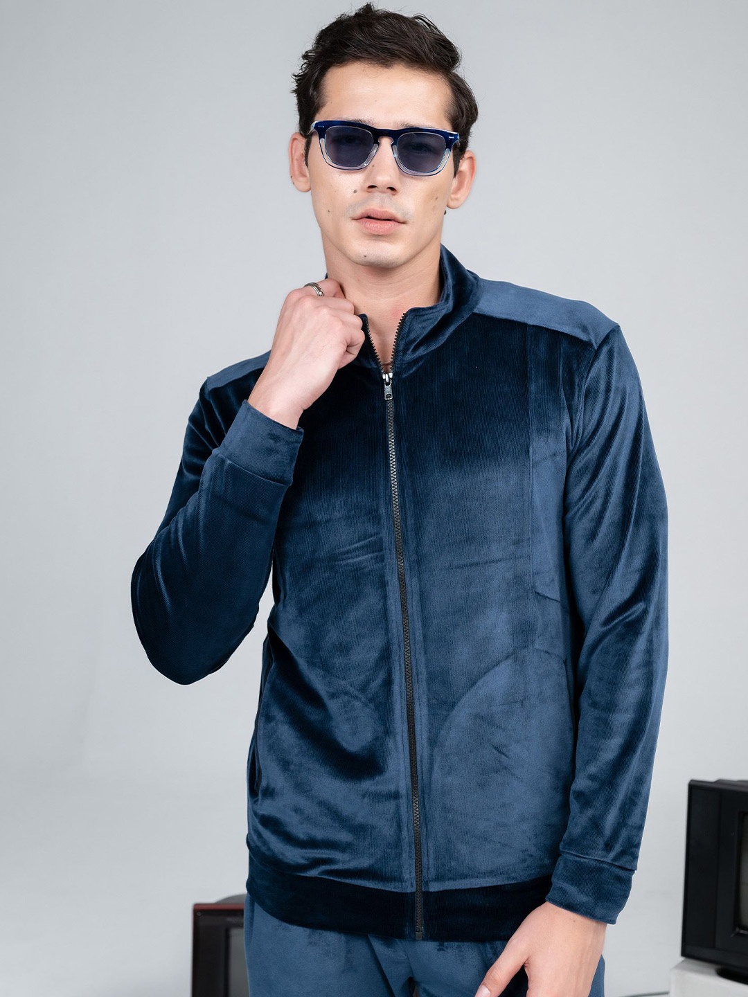 

EDRIO Men Henley Neck Long Sleeves Sweatshirt, Navy blue