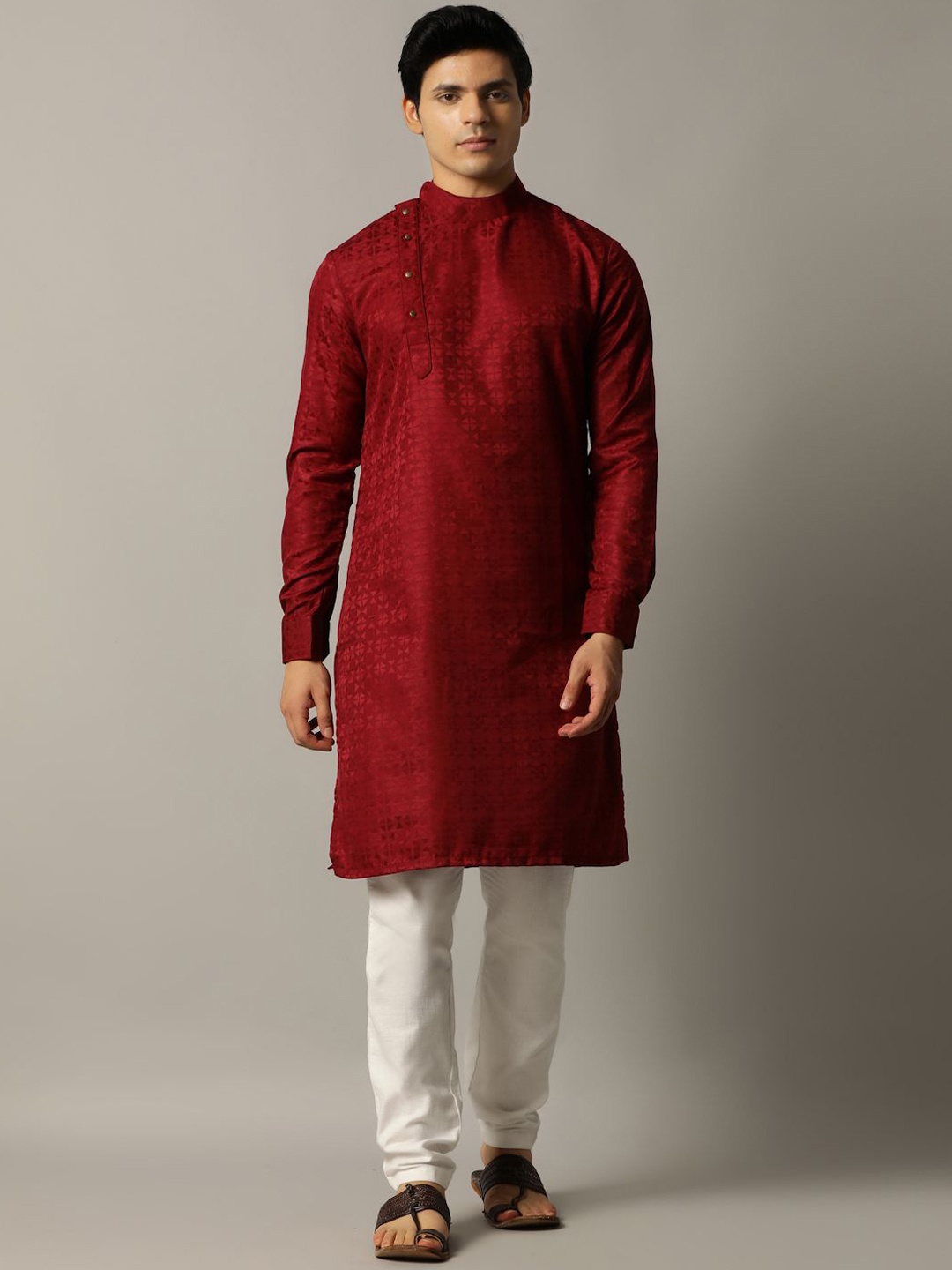 

THE KURTA COMPANY Geometric Woven Design Mandarin Collar Jacquard Angrakha Straight Kurta, Maroon