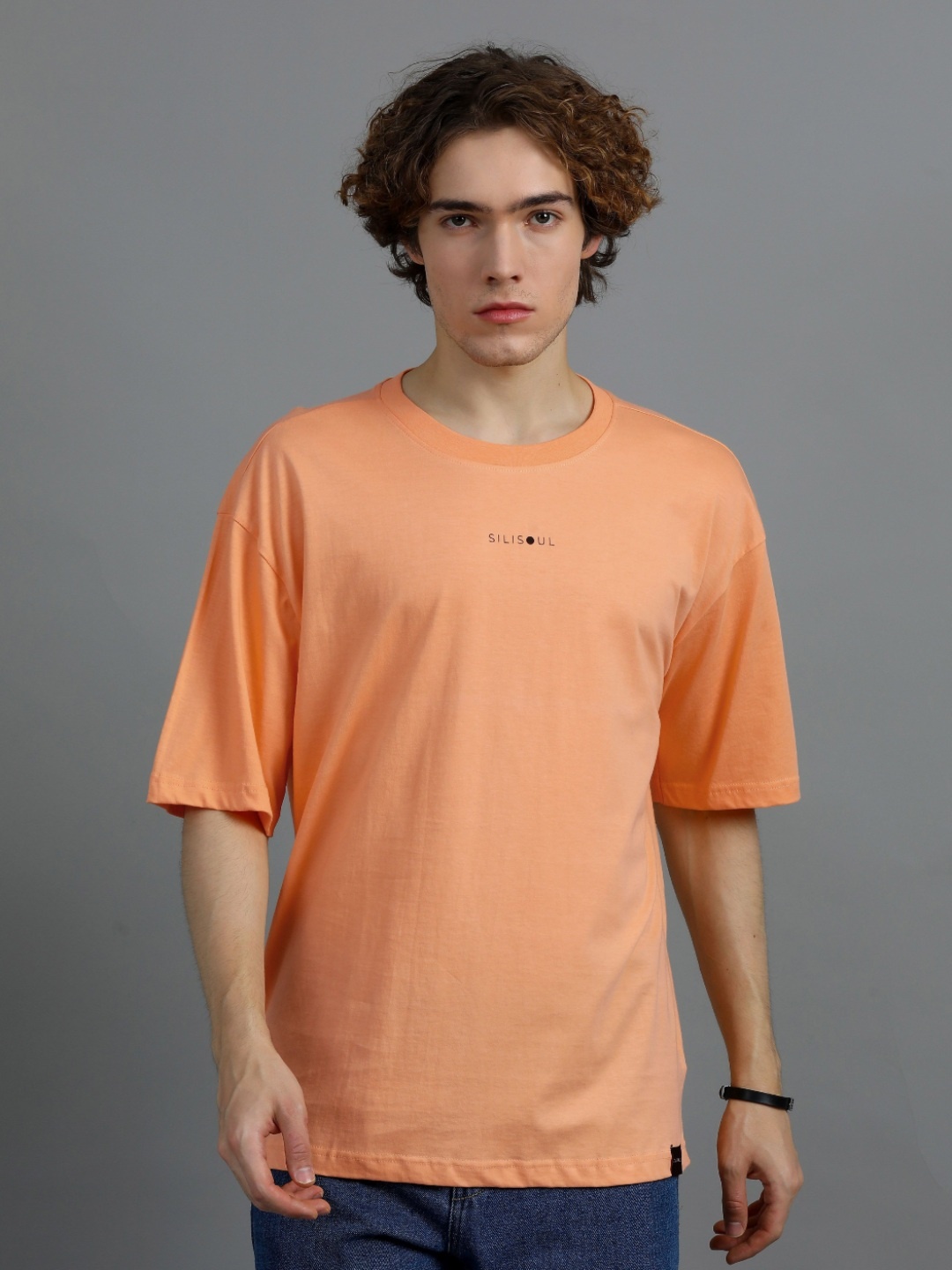 

SILISOUL Men Brand Logo Drop-Shoulder Sleeves Bio Finish T-shirt, Peach