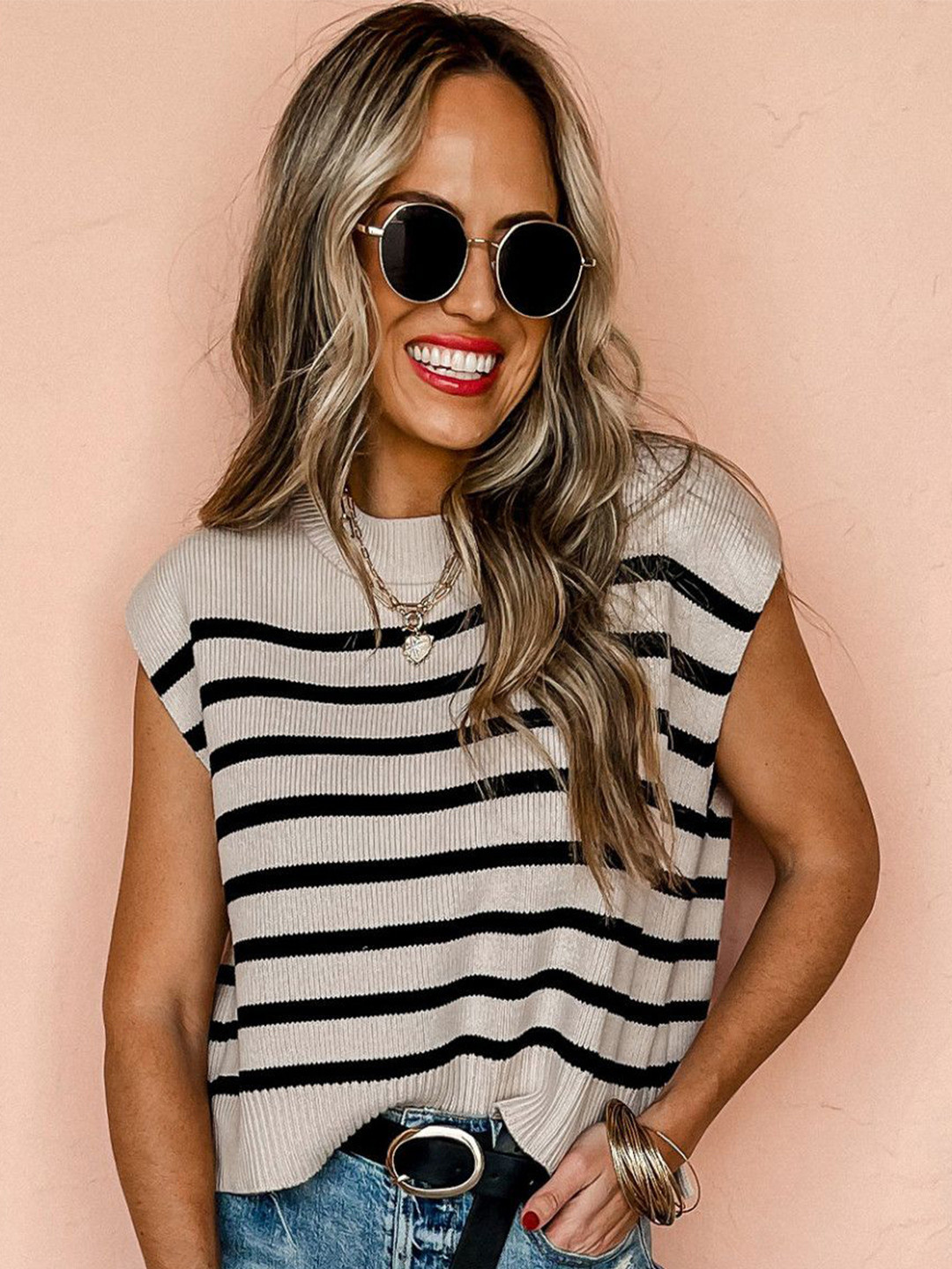 

HERE&NOW Women Striped Round Neck Short Sleeves Pullover Sweaters, Black