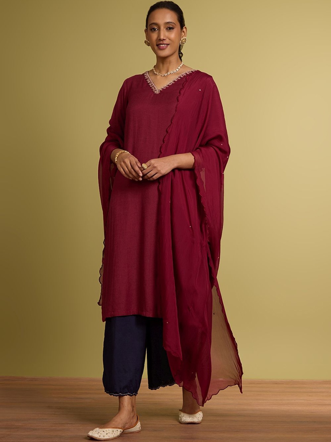 

Taneira V-Neck Embroidered Thread Work Straight Kurta with Trouser & Dupatta, Maroon