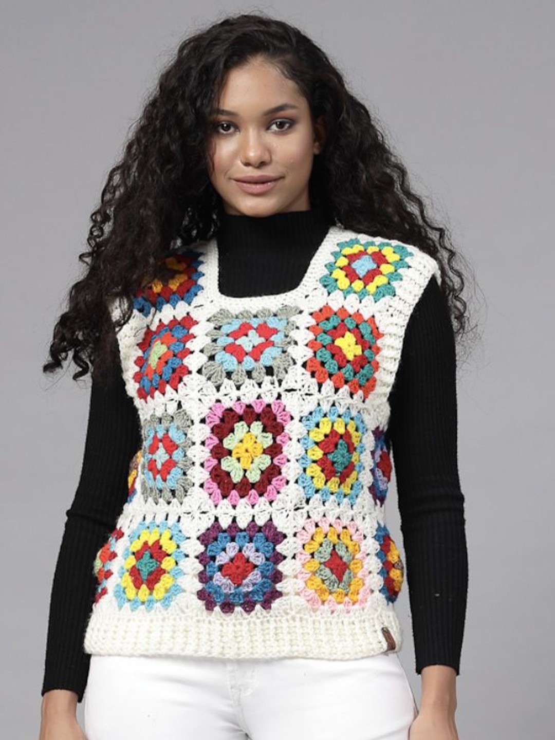 

Sugercandy Women Self Design Ribbed Woollen Sweater Vest, White