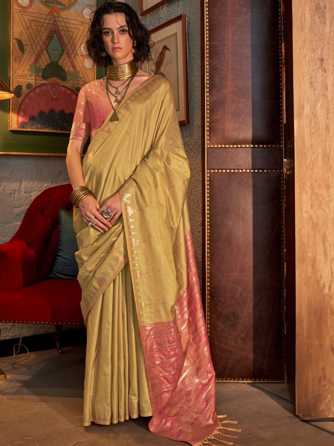 

DEVATITHI Woven Design Zari Tussar Saree, Yellow