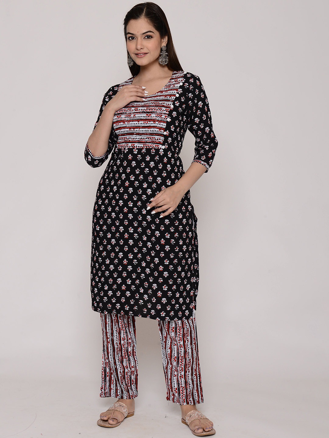 

JAI KURTIES Round Neck Floral Printed Straight Kurta with Trousers, Black