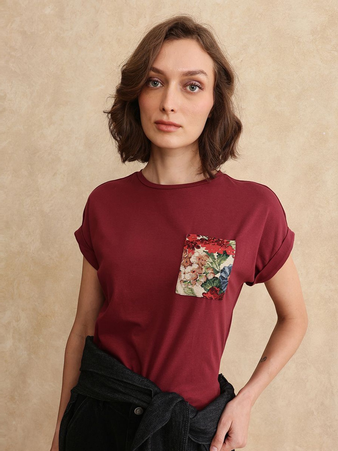 

RAREISM Women Printed Pockets T-shirt, Maroon
