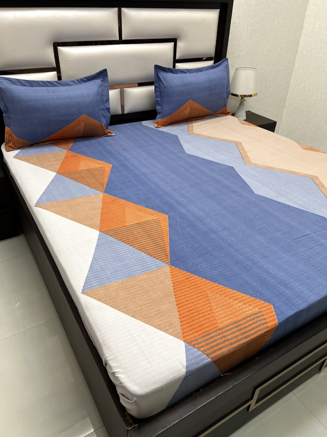 

Pure Decor Leisure Fur Blue & Orange-Coloured 260 TC King Bedsheet Set-2.74 m x 2.74 m