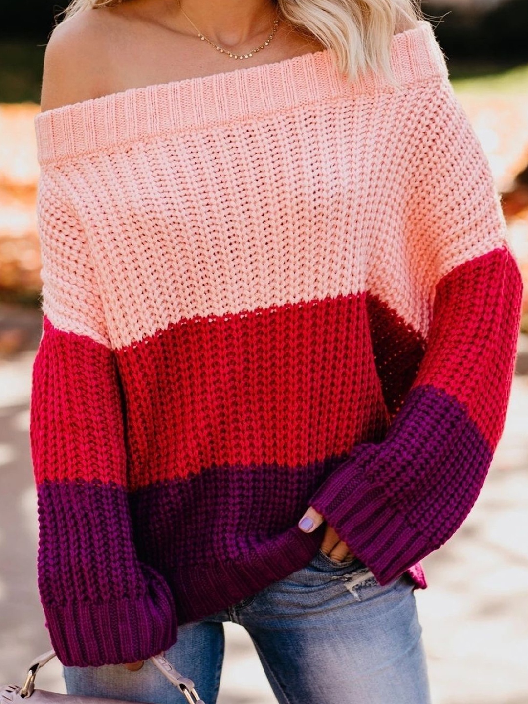 

KPOP Women Colourblocked Off-Shoulder Pullover Sweater, Red