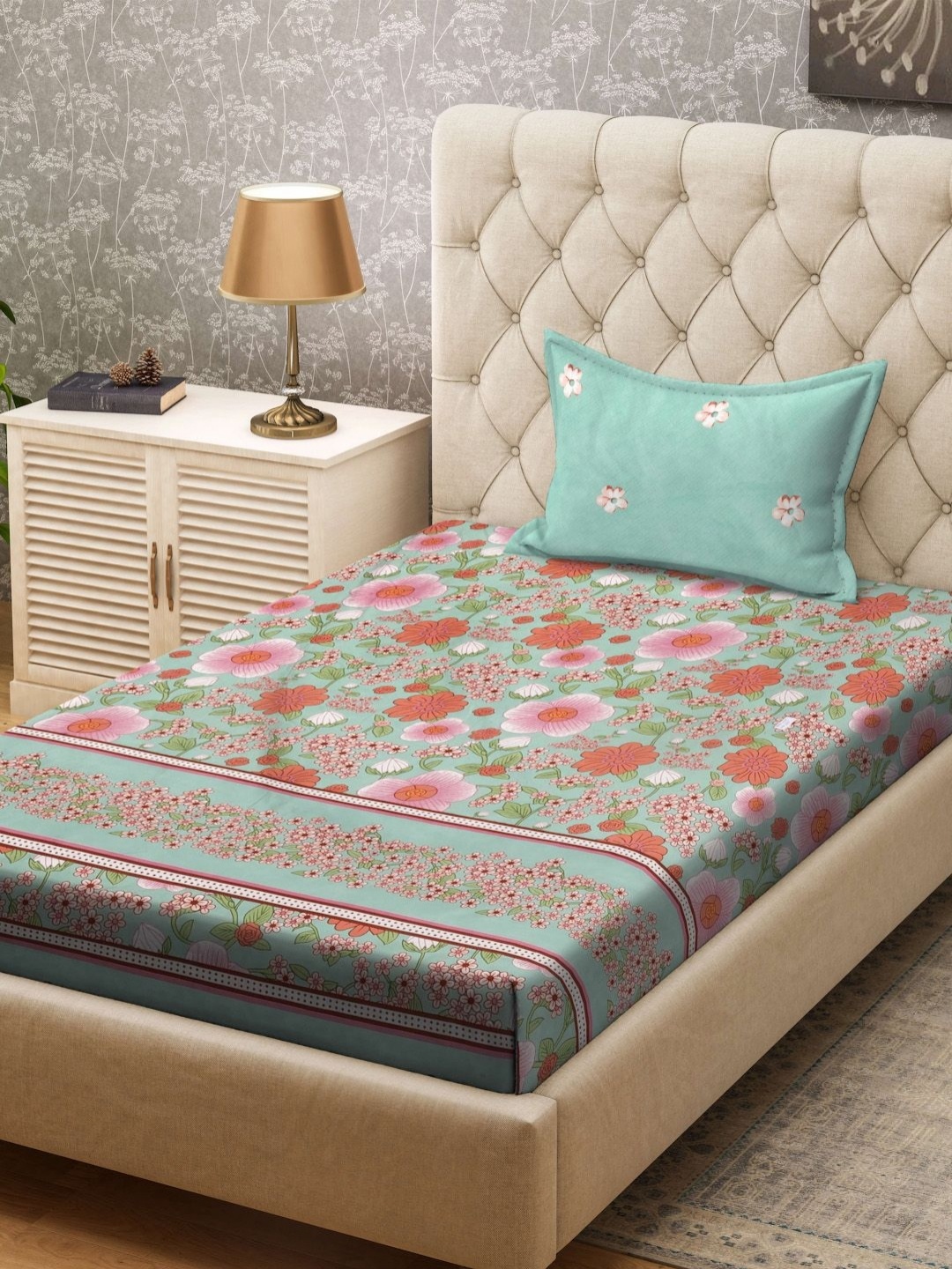 

Aura Green & Rust Floral Printed Flat 300TC Single Bedsheet With Pillow Cover
