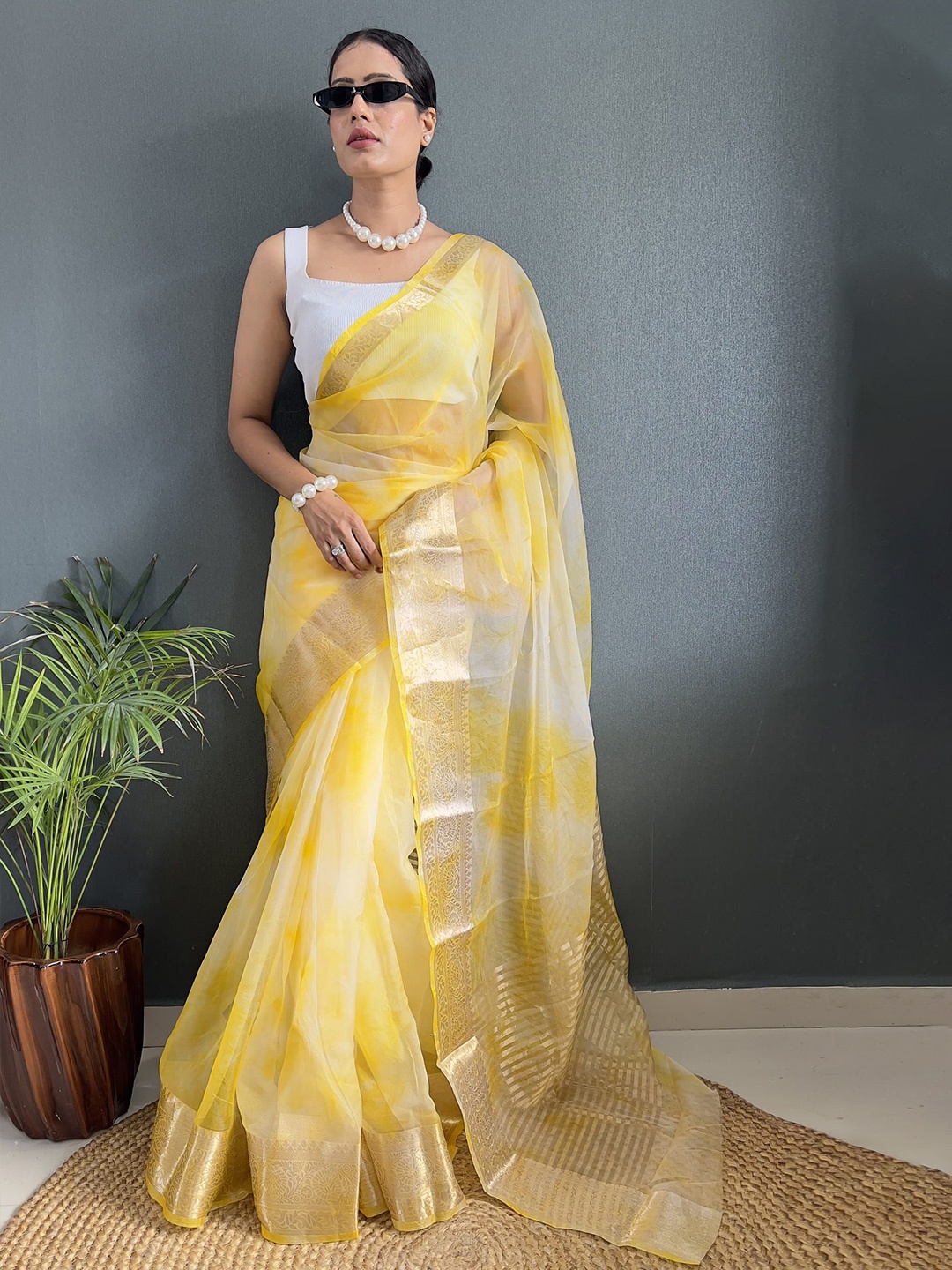 

V3 FASHION STUDIO Tie and Dye Dyed Kanjeevaram Saree, Yellow