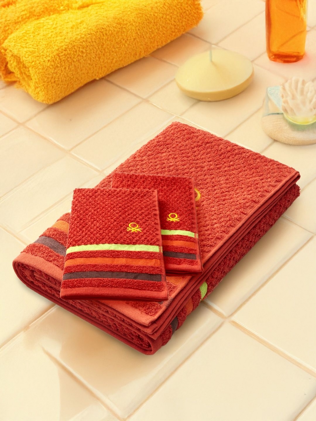 

United Colors of Benetton Rainbow Red 3 Piece Striped 450 GSM Pure Cotton Towel Set