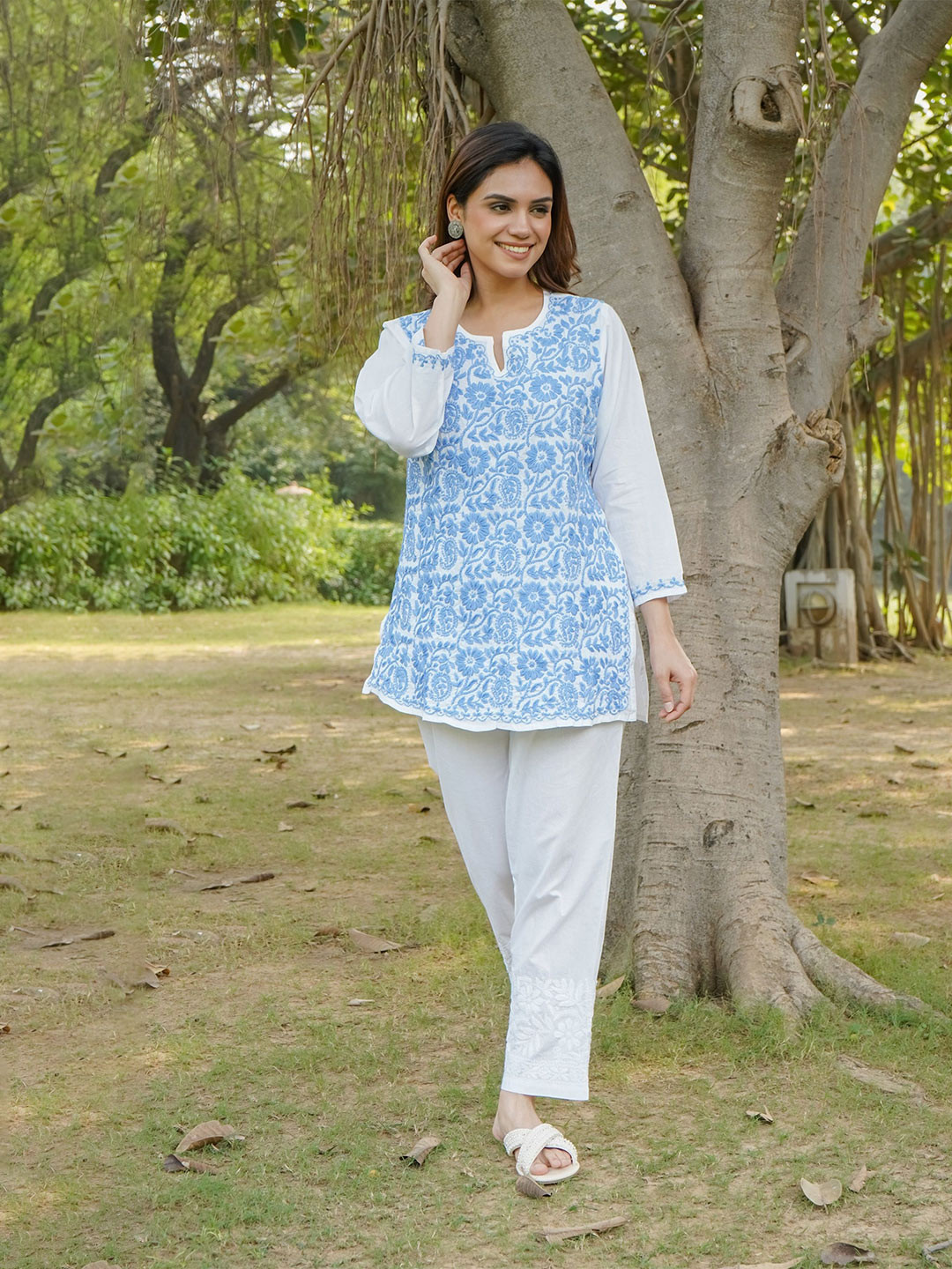 

HOUSE OF KARI Ethnic Motifs Embroidered Chikankari Cotton Kurta, White