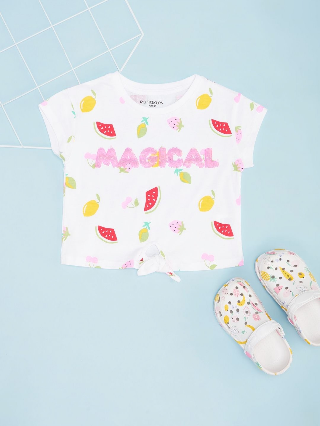 

Pantaloons Junior Girls Printed Applique Boxy T-shirt, Off white