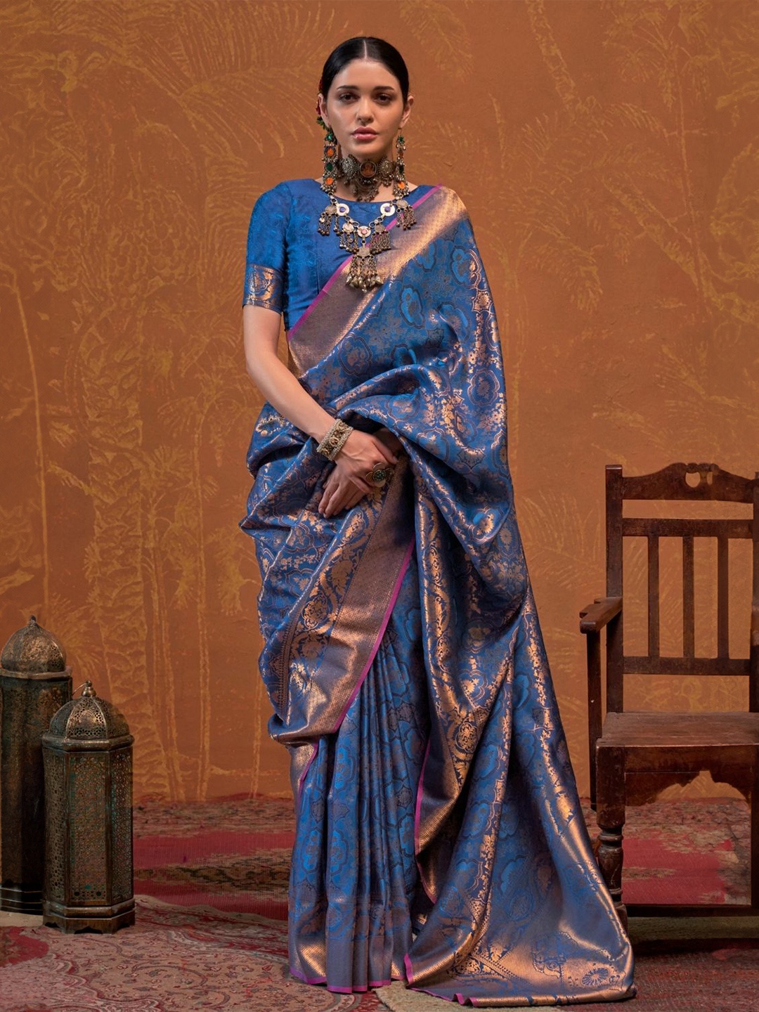 

DEVATITHI Woven Design Zari Saree, Blue