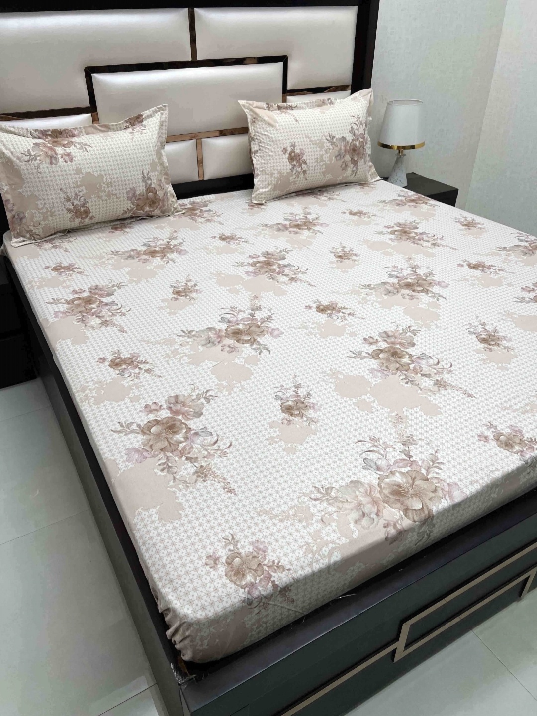 

Pure Decor Velar Fur Sib Brown 300 TC Cotton Floral King Bedsheet Set-2.72 m x 2.74 m