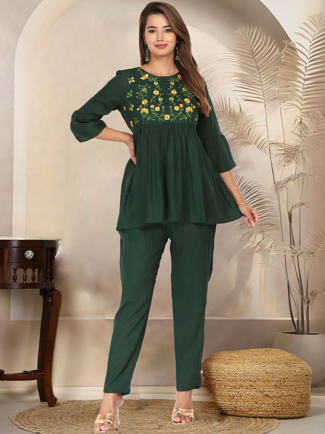 

MARISY Embroidered Tunic & Trouser, Green