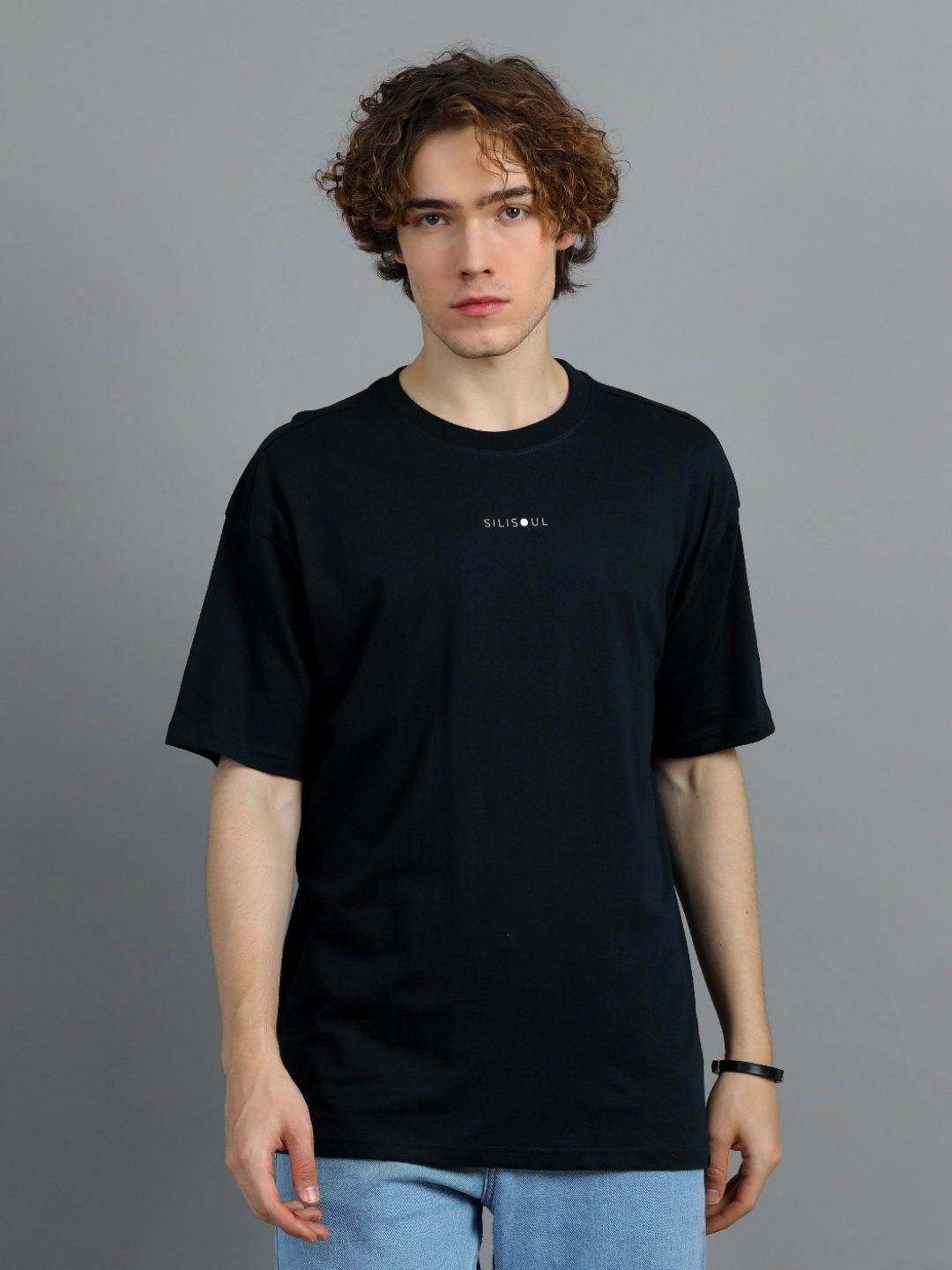 

SILISOUL Men Brand Logo Drop-Shoulder Sleeves Bio Finish Pockets T-shirt, Black
