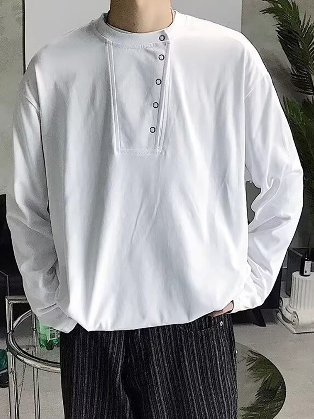 

StyleCast x Revolte Men Solid Round Neck Relaxed Fit T-shirt, White